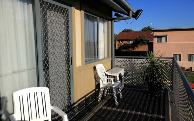 Best Western Travellers Motor Village