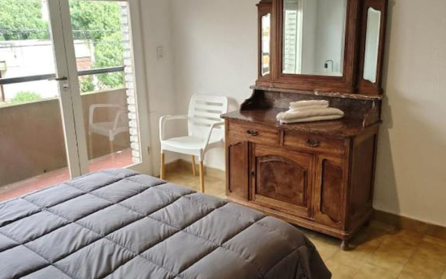 Entire 2 Bedroom Apartment