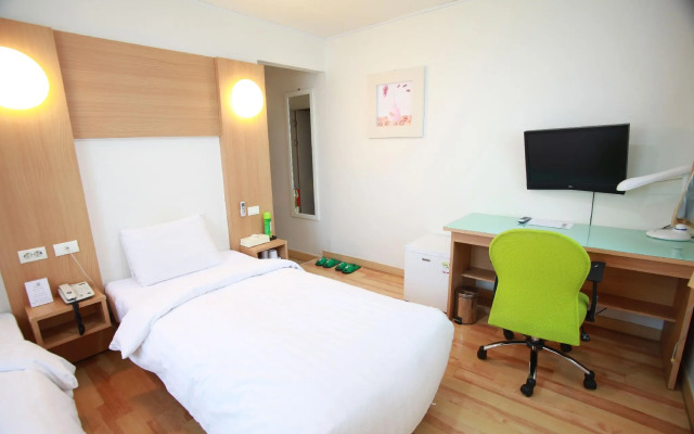 Appletree Hotel