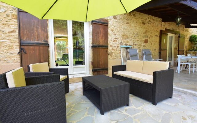 Cozy Holiday Home in Villefranche-du-Perigord with TV
