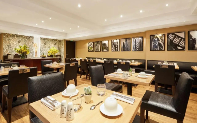 Plaza Tour Eiffel Hotel