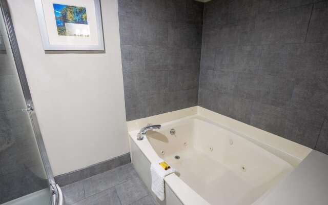 Best Western Plus Vermilion River Inn & Suites