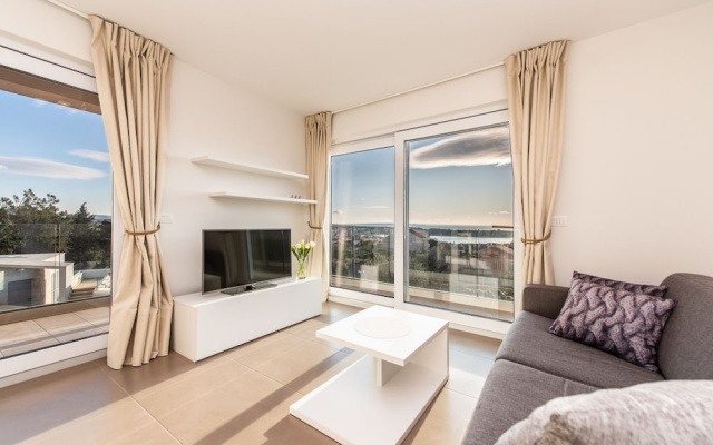 Sargas Suite 6 With City View