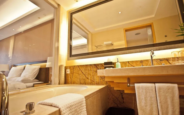 Qiandao Lake Greentown Ling Yun Apartment