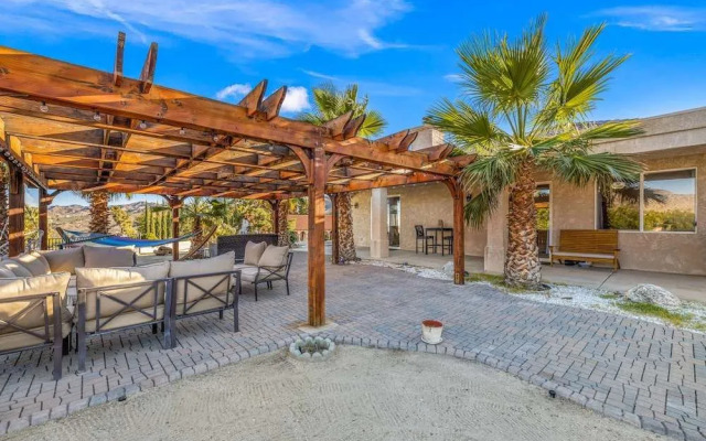 Palm View House