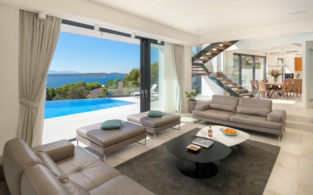 Anabel in Hvar with 4 bedrooms and 4 bathrooms