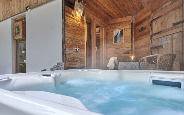 Felsenhutte Modern Retreat