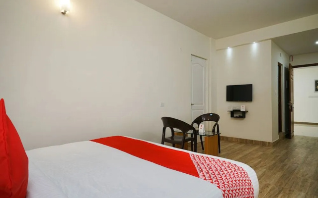 OYO 15574 Caprice Residency, South