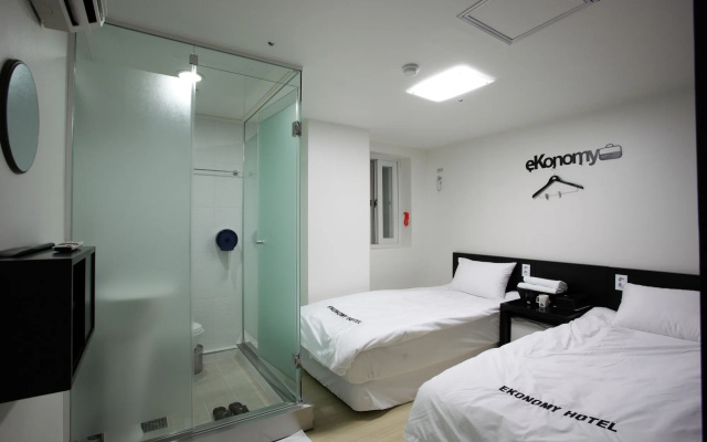 Ekonomy Hotel Myeongdong premier