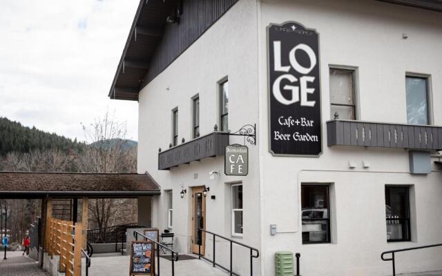 LOGE Leavenworth Downtown