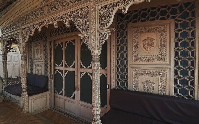 Kharpalace Group of House Boat