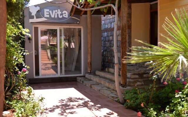 Evita Apart Hotel