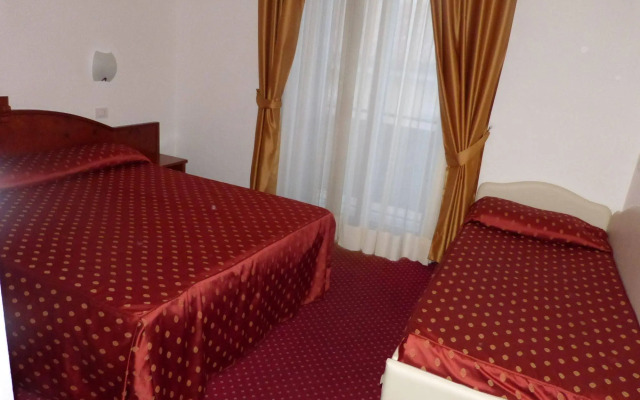 Hotel Joli