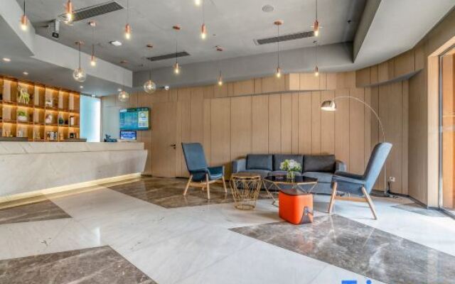 Vyluk Hotel Chongqing Light Rail Station