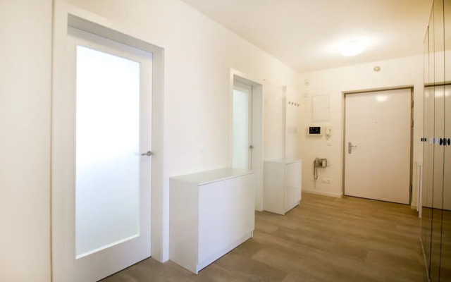 Luxurious apart.with swimming pool