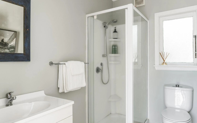 Kowhai Cottage & Studio