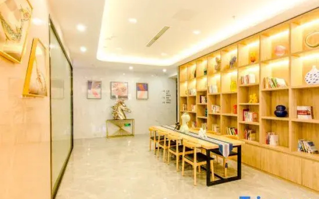 VX Hotel (Beijing Fengtai ABP World Park)