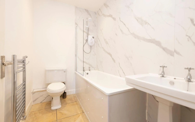 ALTIDO Glamorous1-bed flat overlooking Grassmarket