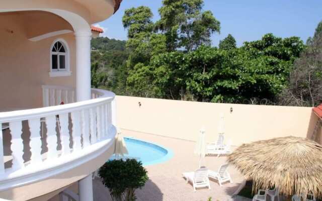 Private 6 Bedroom Villa Great for Parties
