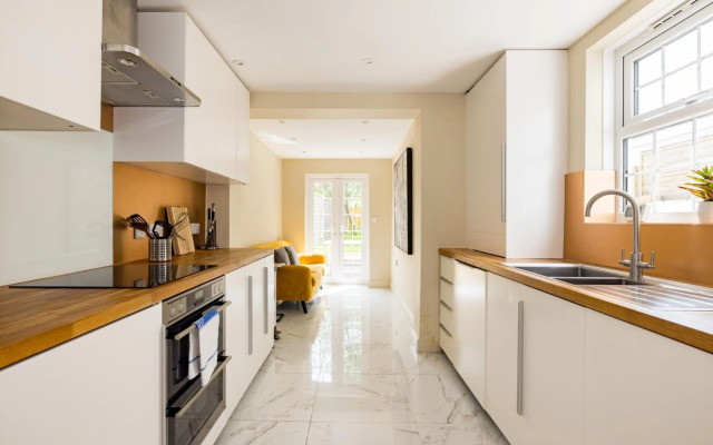 Salisbury Residences by Charles Hope