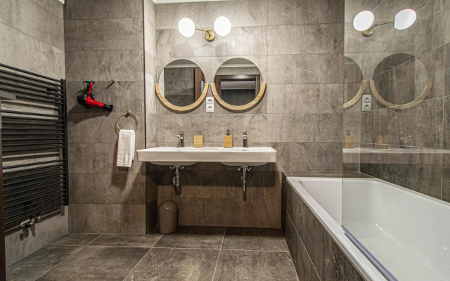 Quite Loft with Balcony and 3 Air Conditioners