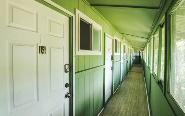 Central Maui Hostel