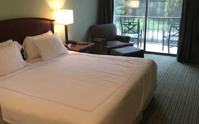 Cohasset Harbor Resort