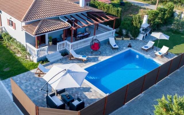 Villa Rose With Private Pool