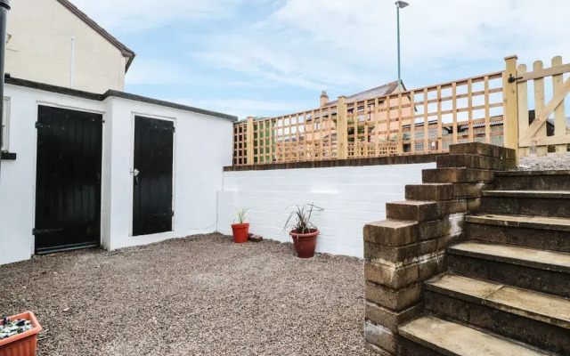 25 Parragate Road
