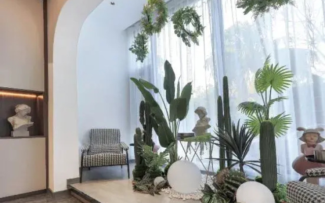 Yunhai · Jingqi Surf Hostel (Sanya Wuzhizhou Hotel)