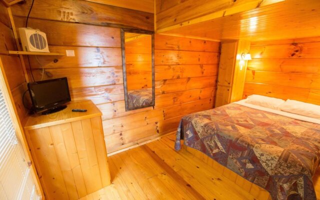 Edinboro Lake Resort Cabins