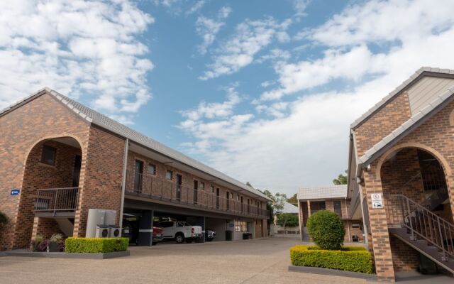 Airport Admiralty Motel