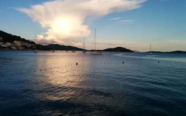 Beachfront House with garden and two terraces
