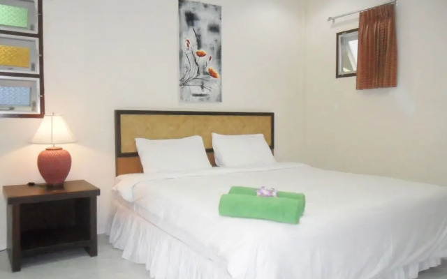 Khaolak Banana Bungalow