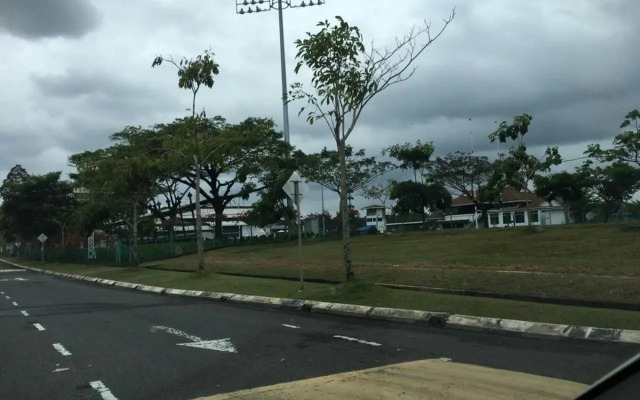 Sandakan Spacious and Comfortable Pool View Condo