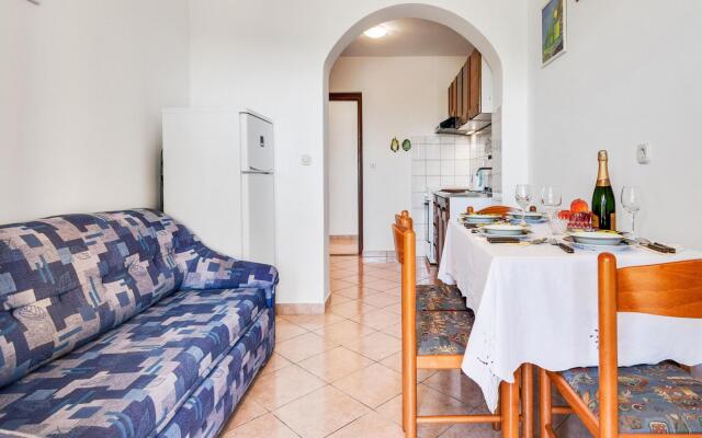 Secluded Apartment in Poreč with Garden