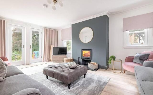Captivating 4-bed House in Killin
