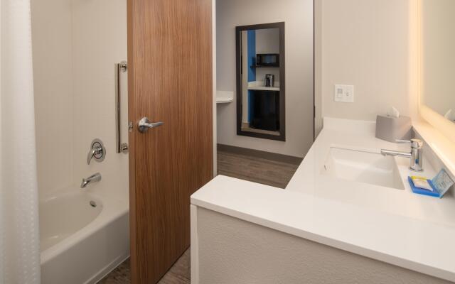 Holiday Inn Express & Suites Camas - Vancouver by IHG