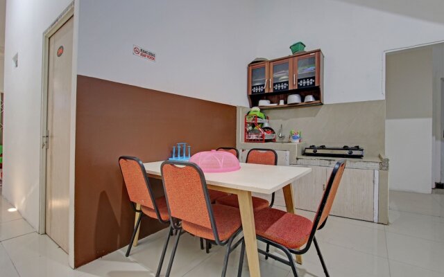 OYO 93095 New Puspa Residence