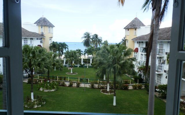 SandCastles Deluxe Beach Resort