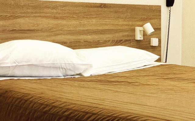 Hotel Le Midi Clermont-Cournon