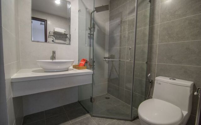 RedDoorz Premium near Bai Sau