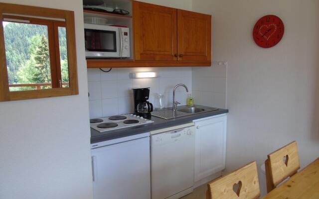 Lou Services Apartment G12 LSI 001