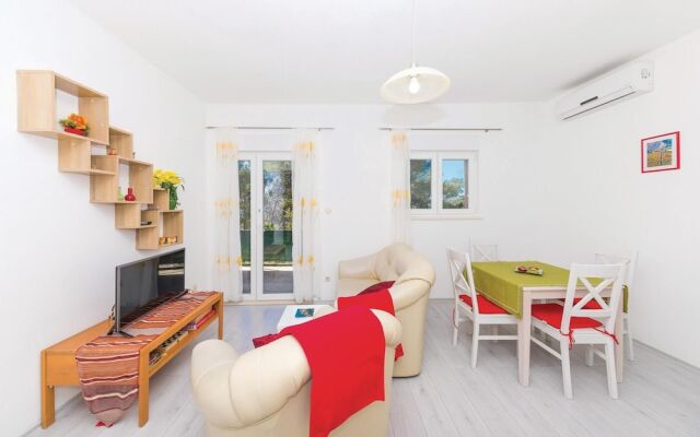 Beautiful Apartment in Trogir With 2 Bedrooms and Wifi