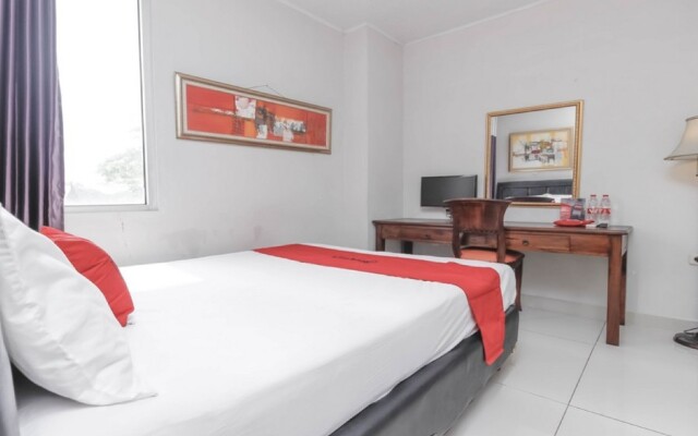 RedDoorz Plus @ Cikarang