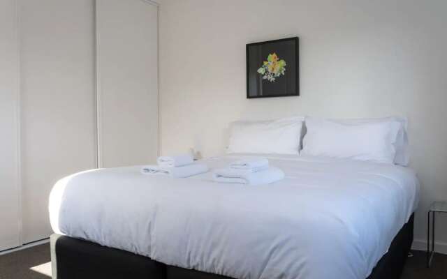 Classic And Cosy 1960S 2 Bedroom Townhouse