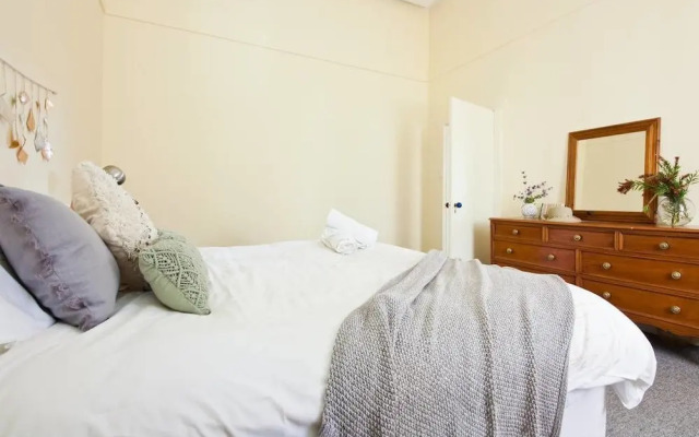 WB319 Chatswood Charmer-Roomy 3 Bed Apartment