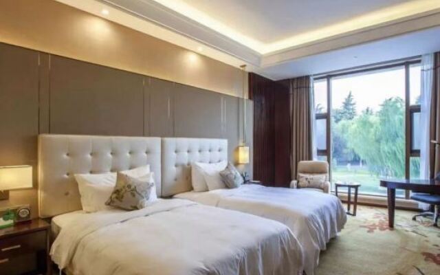 Swan Lake International Hotel