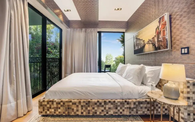 Villa Kaleida - Sleek Modern Sunset Villa With Eclectic Style & Infinity Pool