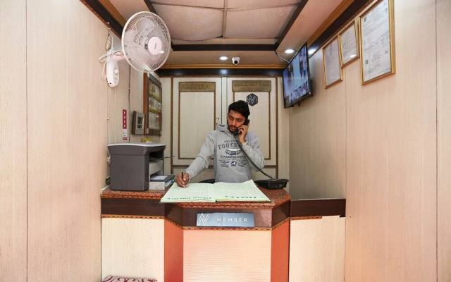 OYO 15443 Hotel Mega Palace